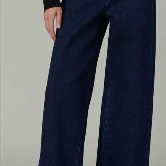 Joe's Jeans The Mia Petite Wide Leg Jeans in Cinema - Picture 2 of 6
